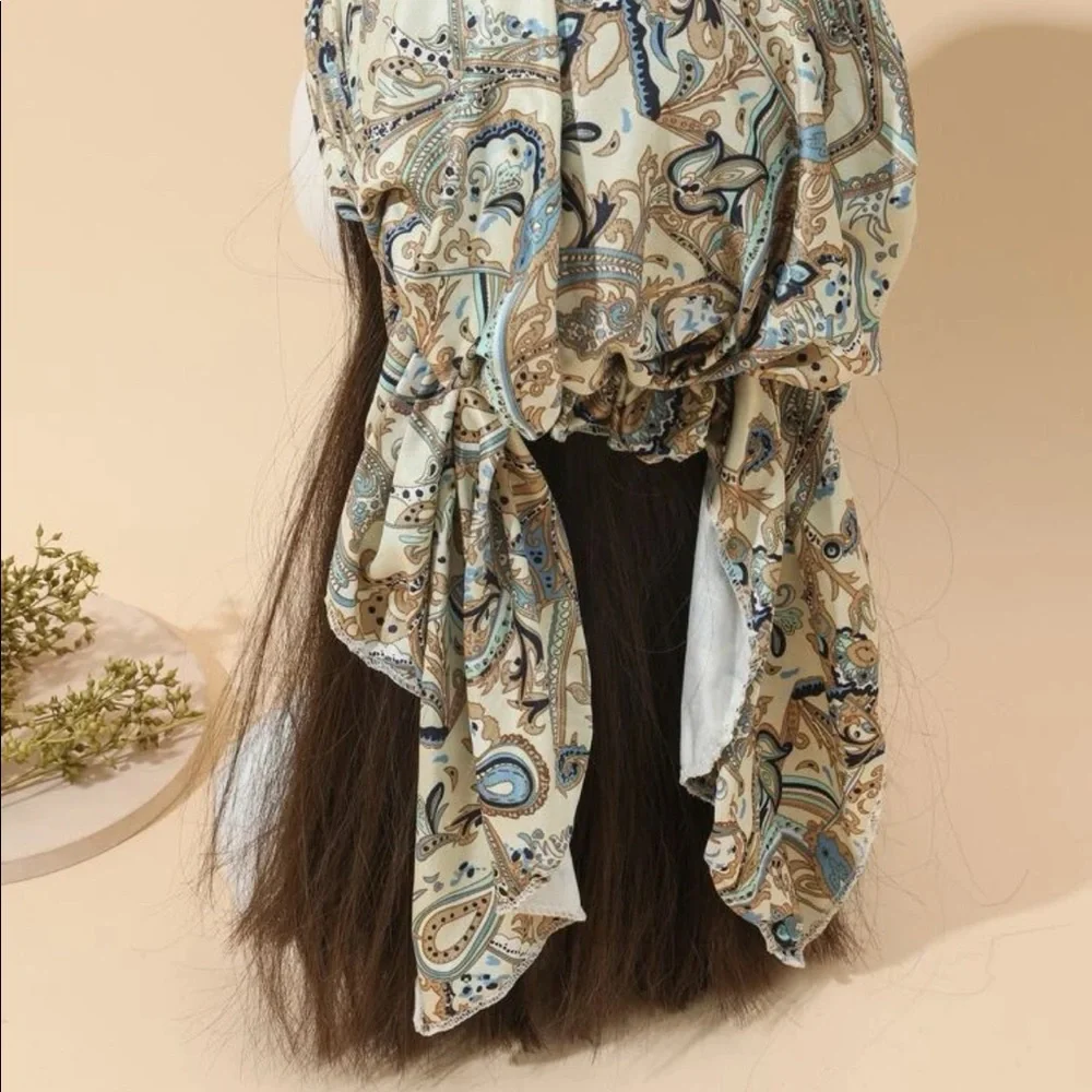 Graphic print hat - Picture 3 of 3